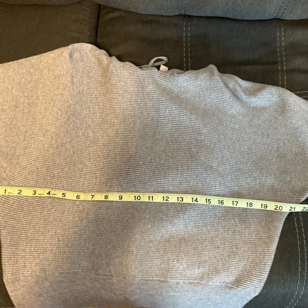 Philosophy Ribbed Gray Top - Picture 9 of 9